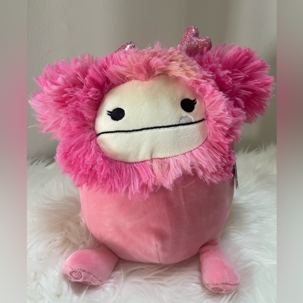 Squishmallow - 8" vday caparinne